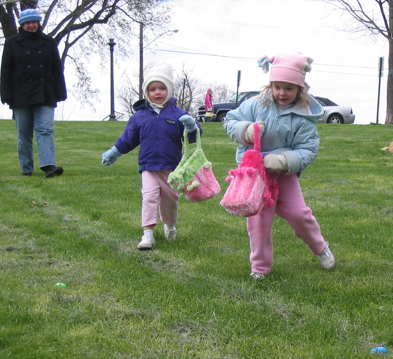 2007_04_07 Alton easter egg hunt Cate and Jane.jpg